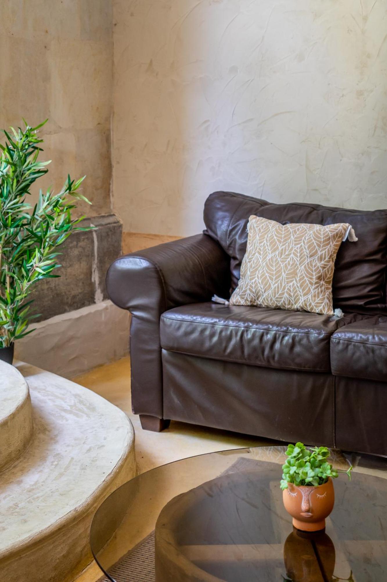 Ultimate Relaxation For Family Or Group At Renowned Couvent Des Ursulines, A Tranquil Escape In Historic Pezenas Villa Стая снимка